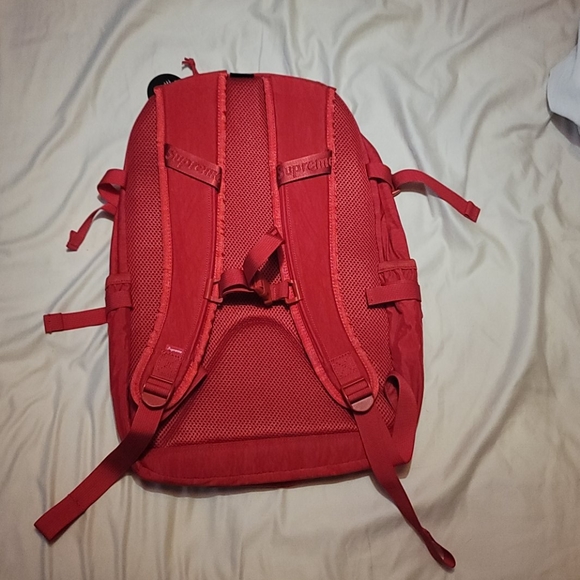 SUPREME BACKPACK - Picture 2 of 2